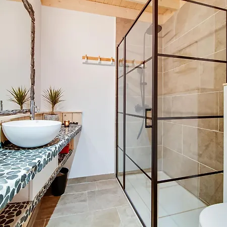 Modern Wellness Stay, Erezee, Cleaning Included Érezée