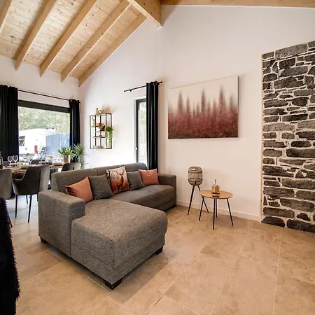 Modern Wellness Stay, Erezee, Cleaning Included *