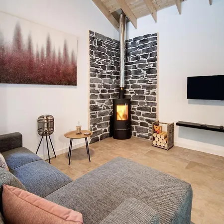 Modern Wellness Stay, Erezee, Cleaning Included *